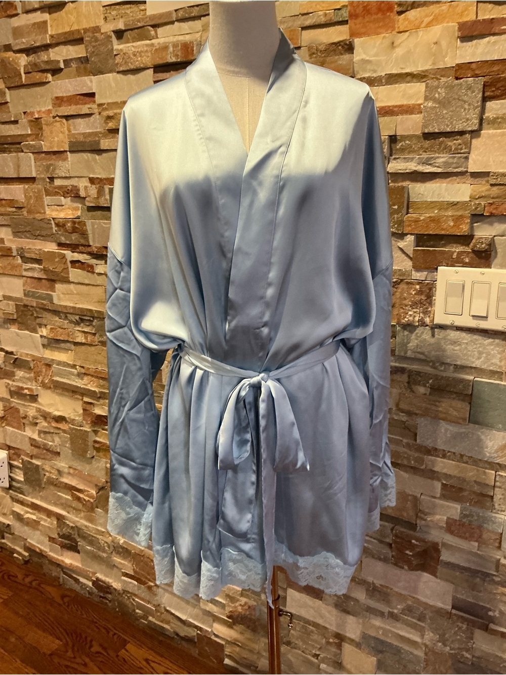 SKIMS Hotel Shine Lace Robe